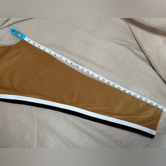 STAUD x New Balance Performance Leggings - Picture 13 of 14